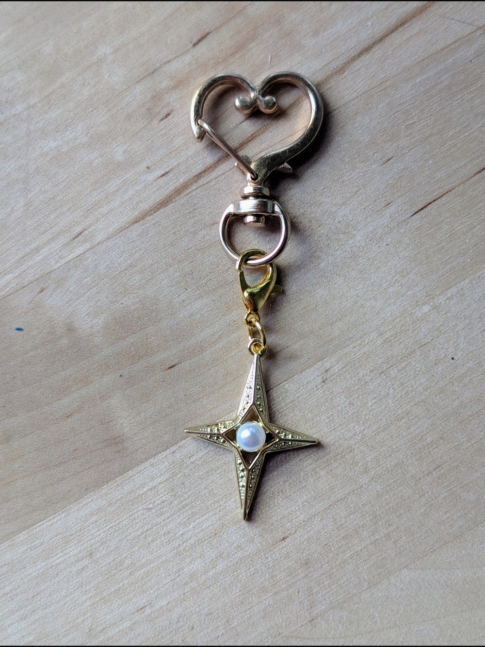 Gold Star Charm Keychain with Pearl Accent - Picture 3 of 4